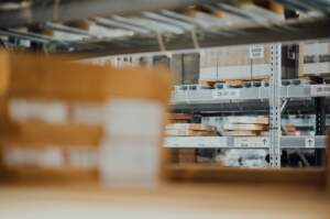5 dicas de como manter o estoque de embalagem organizado e em dia na sua empresa